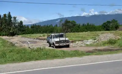 Un camino de tierra en Yerba Buena despierta una esperanza inesperada entre miles de vecinos
