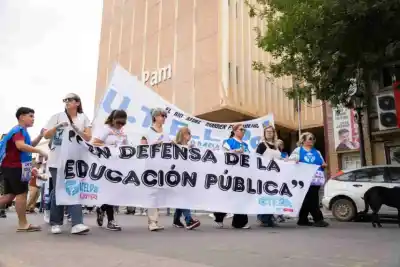 Paro docente: el Gobierno amenaza con sanciones pero los gremios se amparan en la Justicia