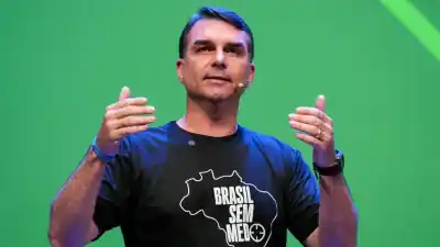 La derecha se le viene encima a Flávio Bolsonaro: tres rivales lanzaron sus candidaturas y amenazan con dividir el voto