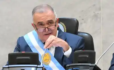 Jaldo ante la Legislatura: el pedido de aplausos y la advertencia sobre un cambio que podría sacudir a Tucumán