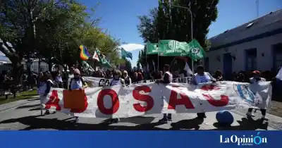 Santa Cruz se suma al paro docente: ADOSAC y ADIUNPA confirmaron su adhesión y el gobierno lanzó un estímulo