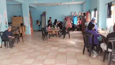 Trueque desesperado en Palpalá: ropa por alimentos para no cerrar el comedor