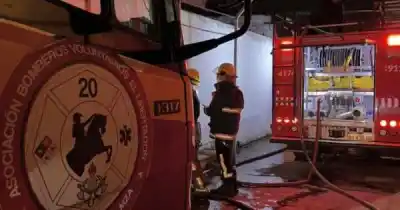 El desesperante pedido de los bomberos del Este: la ayuda llegó tarde y una autobomba se quemó