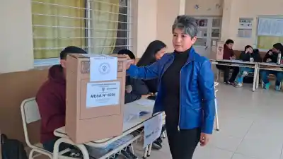 Roxana Trejo votó en el barrio Borges: el momento que nadie quiso perderse
