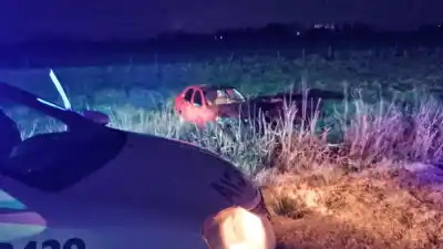 Un Fiat Siena se despistó en la curva de Trebolares: el conductor salió ileso