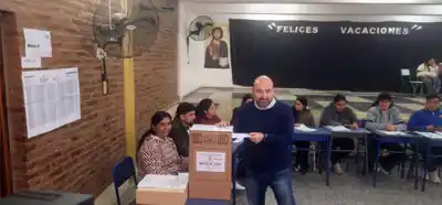 ¿Quién es el primer candidato en votar en La Banda? El gesto de Pablo Mirolo que marca el día