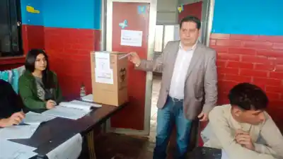 Miguel Torres votó en La Banda y lanzó un mensaje que busca movilizar a los bandeños