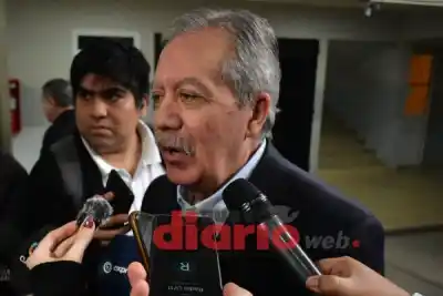 El gobernador Elías Suárez emitió su voto y lanzó un contundente mensaje sobre el futuro de la democracia