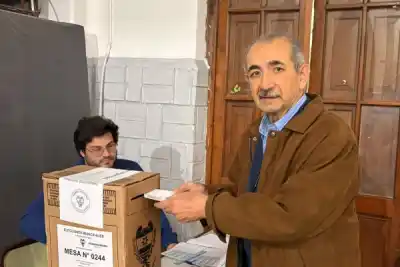 El mensaje de Daives tras votar en las elecciones municipales que definen el futuro de la ciudad