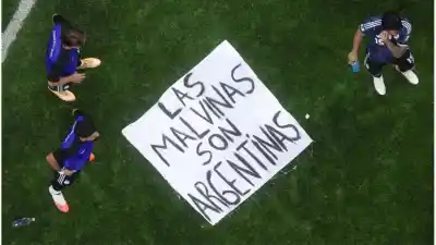 El gesto que encendió Malvinas: la bandera que provocó un reclamo internacional y un dato que sorprendió a todos