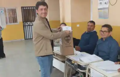 Quimilí: «Cuchu» Díaz sufragó y pidió una jornada electoral en paz