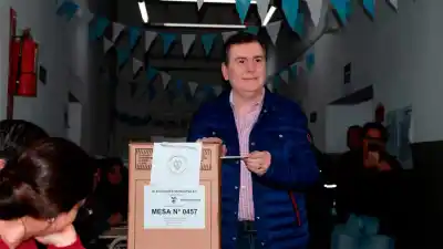 Zamora votó y apuntó contra la Nación: “Nos van quitando recursos”
