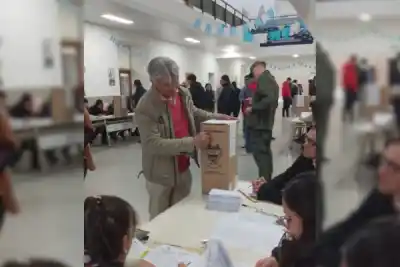 Cumpleaños con sabor a urna: el candidato que eligió votar en su día especial
