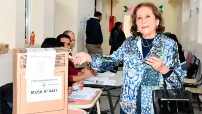 Votó en el barrio Cabildo y lanzó una advertencia que nadie esperaba