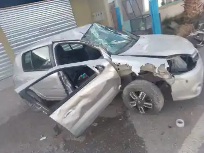 Volcó en plena calle Mendoza: la conductora terminó con politraumatismos