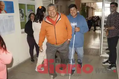 Un vecino ciego de Santiago del Estero votó y lanzó un mensaje que emociona: “Demostremos que podemos”