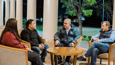 ¿Qué plan de asfaltado promete cambiar la conectividad en Puerta de Corral Quemado?