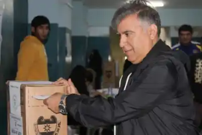 El concejal Carlos Basualdo emitió su voto y lanzó un contundente mensaje a los vecinos