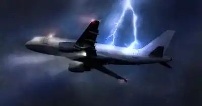 Impacto de rayo en pleno aterrizaje: el vuelo de JetSMART que debió regresar a Neuquén