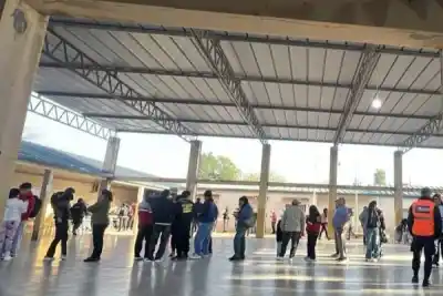 La participación en Colonia Dora supera el 40% y la pulseada por la intendencia se intensifica