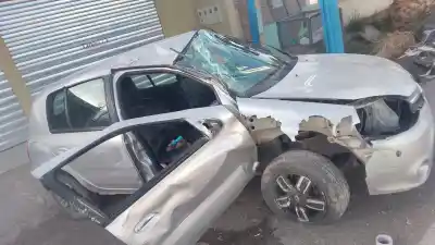Perdió el control, chocó contra un pilar y volcó: la conductora terminó en el hospital
