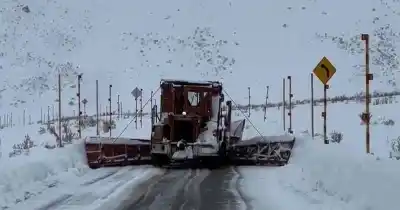 Reabren la Ruta Provincial 222, pero la nieve sigue complicando el paso a Los Molles y Las Leñas