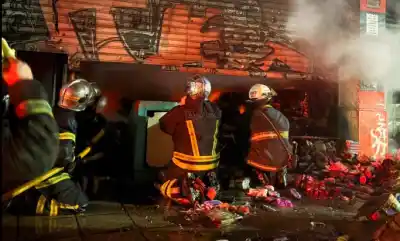 El fuego arrasó una perfumería en San José: el detalle que sorprendió a los bomberos