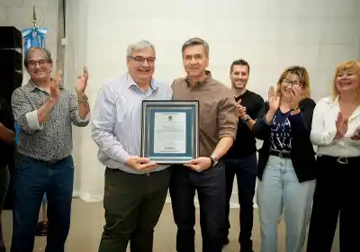 Zdero firmó un acuerdo clave para el albergue de los agencieros y prometió más obras