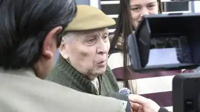 A sus 101 años volvió a votar y su historia emocionó a todos en Santiago