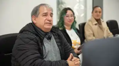 El emotivo homenaje de Saadi a un empleado que dedicó 41 años al municipio