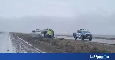 Volcó en la ruta 3 por el agua acumulada y el conductor reveló un detalle clave