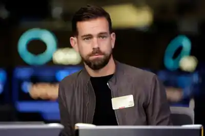 Jack Dorsey despidió a 4.000 empleados de un día para el otro: el brutal reemplazo que hizo subir las acciones un 27%