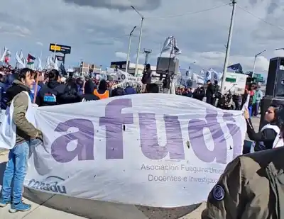 Docentes fueguinos se suman al paro nacional: los motivos detrás de la medida