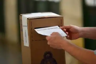Cerraron las urnas en Santiago: ¿qué se sabe del conteo de votos?