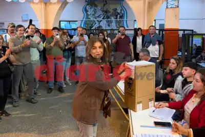 La Dra. Mónica Bustamante ya votó en Ojo de Agua: ¿qué se espera para el resto de la jornada?
