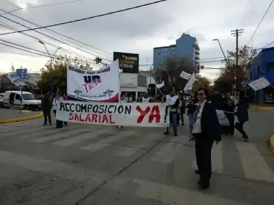 Paro docente: ¿qué pasará en Roca este lunes y cómo responderá el Gobierno de Milei?