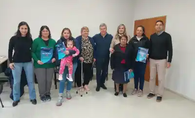 Luan Toro: seis familias ya tienen en sus manos los créditos Rucalhue para mejorar sus hogares