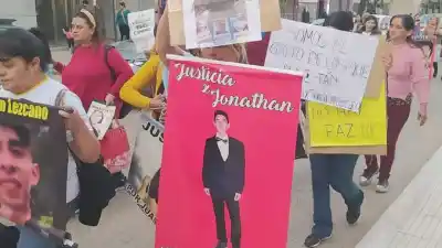 La madre de Jonathan Lezcano estalló tras los alegatos: “La Fiscal les tiró rosas”