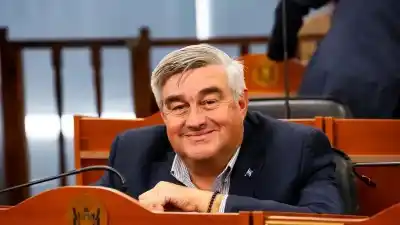 ¿Dónde está el dinero para arreglar tu casa? Un plan provincial propone usar los intereses de los plazos fijos