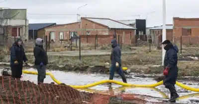 A pesar del agua y el barro: así sigue el operativo que asiste a los vecinos de Río Gallegos