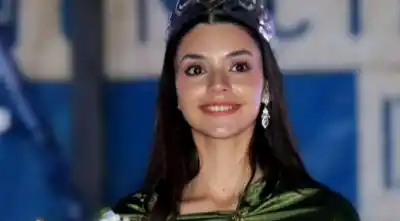Coronaron a la nueva Reina Provincial del Tabaco y tiene un antecedente que sorprende