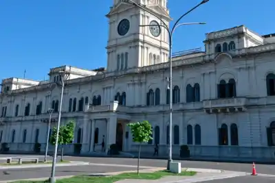 Faltas injustificadas: una empleada estatal deberá devolver más de $36 millones
