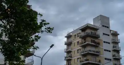Arranca una semana gris en Rosario: cuándo llegan las lluvias y el cambio de temperatura