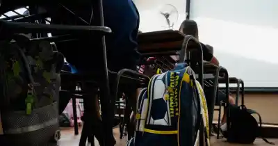 Paro docente en Santa Fe: el gobierno provincial asegura las escuelas y descuenta el día a los ausentes