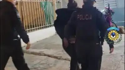 Huyó tras los disparos y dejó a su acompañante: la Policía la detuvo en plena persecución