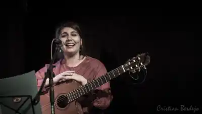 La cantante que abandonó la ingeniería para dedicarse al folclore y ahora presenta su nuevo espectáculo en Neuquén