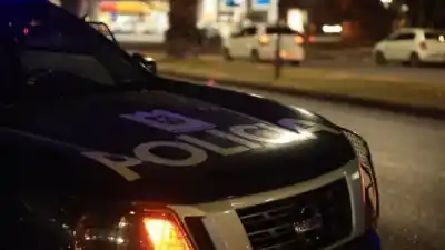 Robó una campera de un auto y los vecinos lo atraparon en plena calle