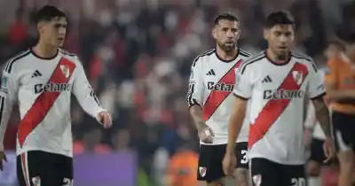 River toca fondo: iguala un récord negro de 1911 y el Monumental explota contra Coudet