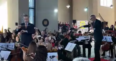 El emotivo gesto de Nelson Castro que impulsa a 35 jóvenes músicos argentinos hacia París