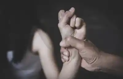 Denuncia desgarradora: madre acusa a su pareja de abusar de su hija adolescente en Tucumán
